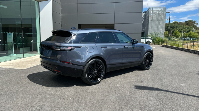 Land Rover Range Rover Velar 3.0 D300 MHEV Belgravia Edition 5dr Auto Diesel Estate - Image 10